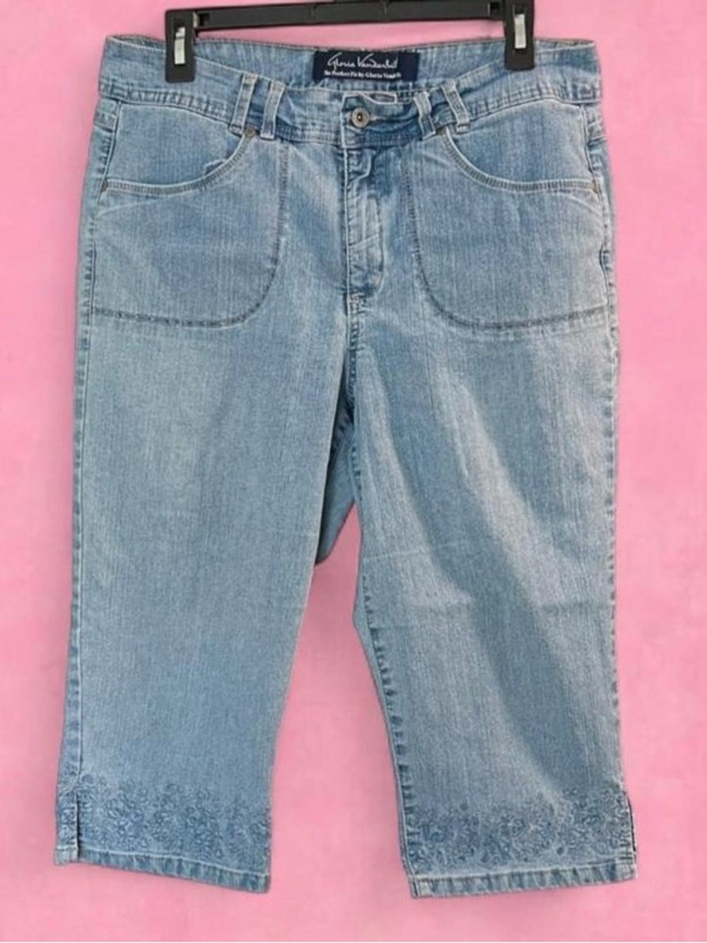 Gloria Vanderbilt Light Blue Denim Capris